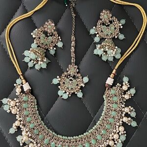 Elegant Gold and teal/blue Indian style Jewelry Set